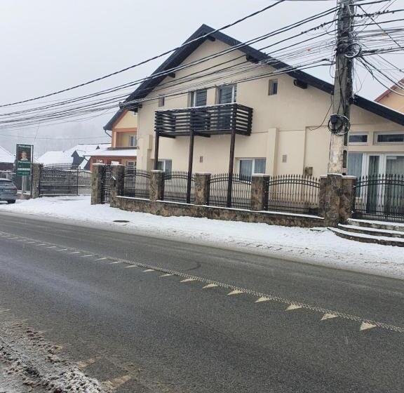 پانسیون Casa Laurentiu