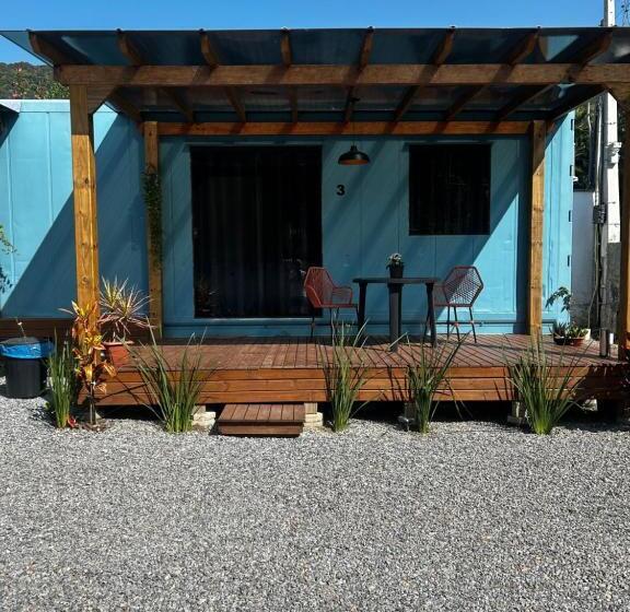 ペンション Container Guest House
