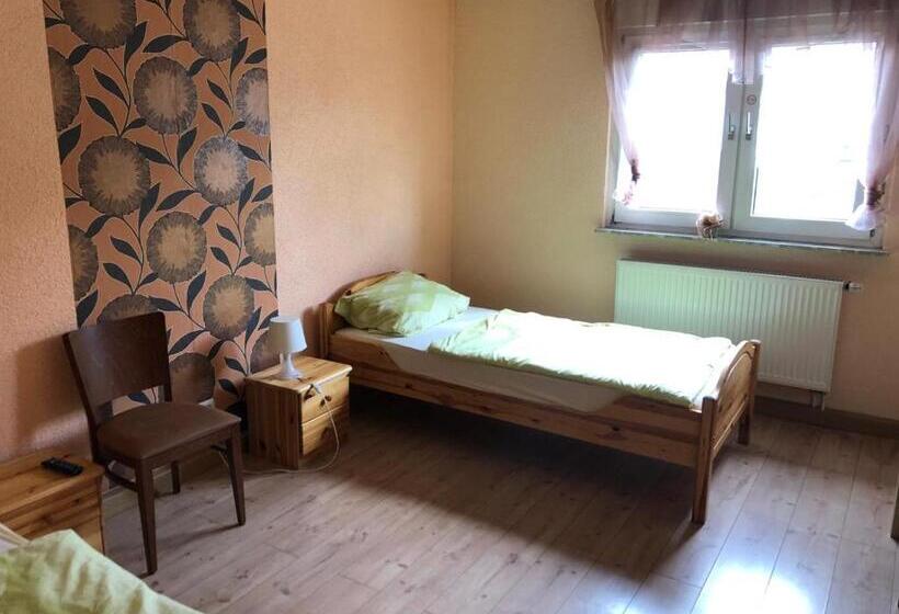 Пансион Monteurunterkunft Oberhausen Rheinhausen
