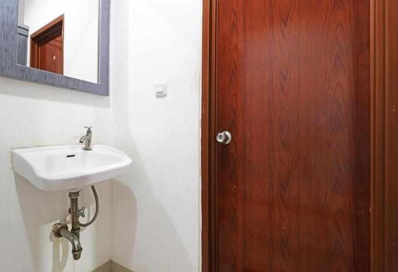 پانسیون Paus Guest House Pekanbaru