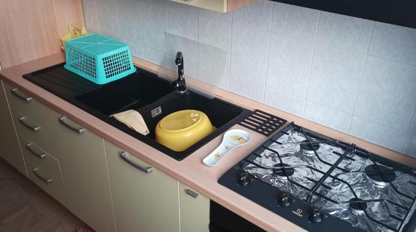 ペンション Sapri Holidays