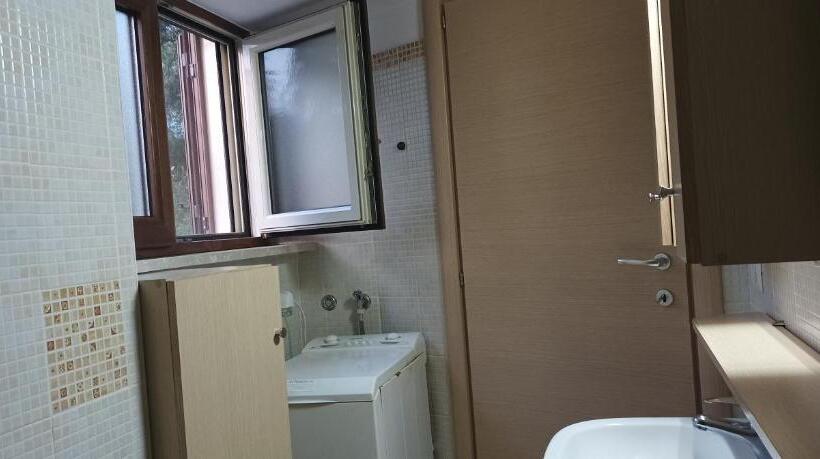 ペンション Sapri Holidays