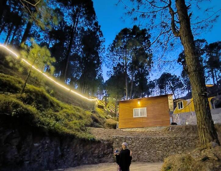 אתר נופש Shiv Forest Villas