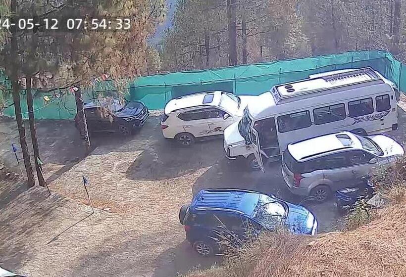 אתר נופש Shiv Forest Villas