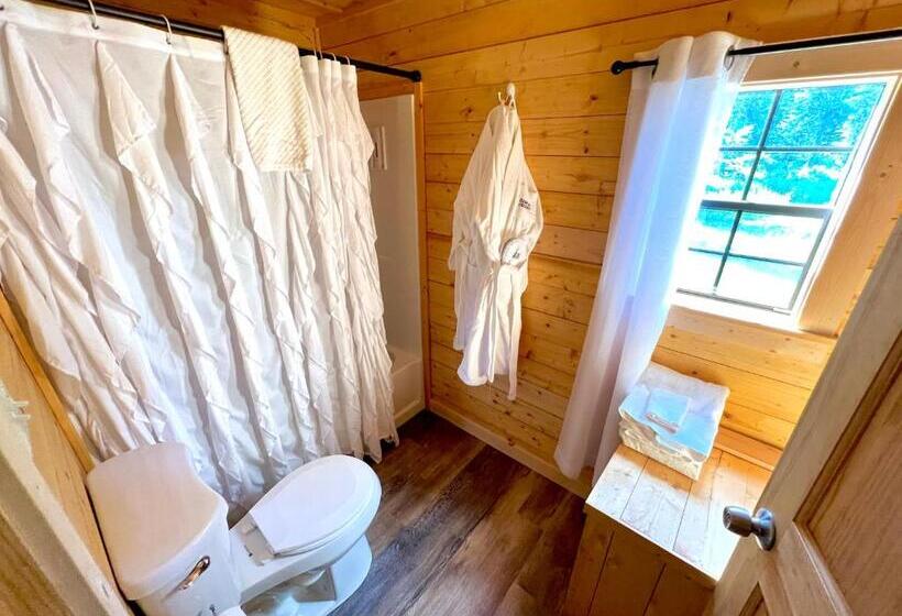Triple G’s Resort   Cabin 11