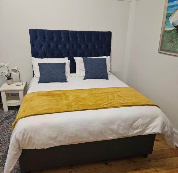 Bed and Breakfast 13 On Fifth Avenue, Walmer, Port Elizabeth