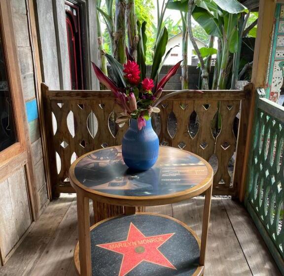 مبيت وإفطار Oemah Gebagan 78 Pertiwi Room