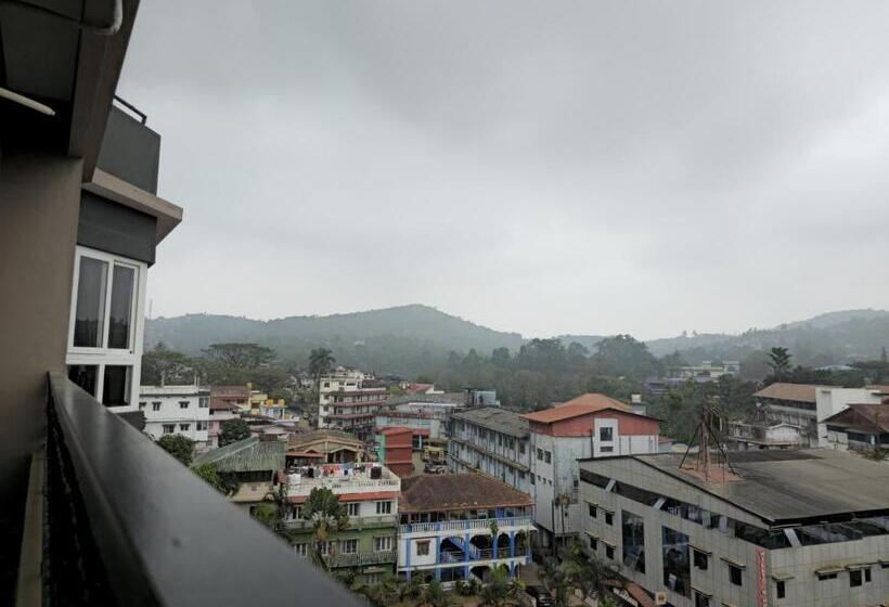 هتل Navarathna Comforts