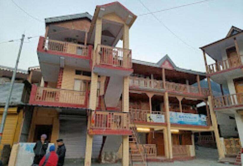ホテル Shivalik Kitchen Home Stay , Harsil