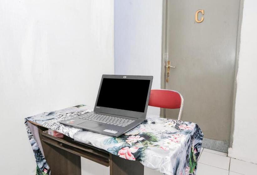 Hotel Spot On 93515 Pulo Gebang Guest House