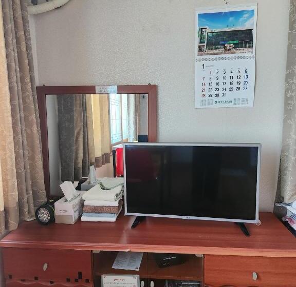 Pensió Bada Village Minbak