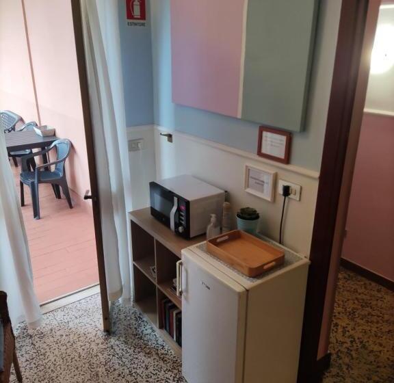 بنسيون Hostal D Annunzio House
