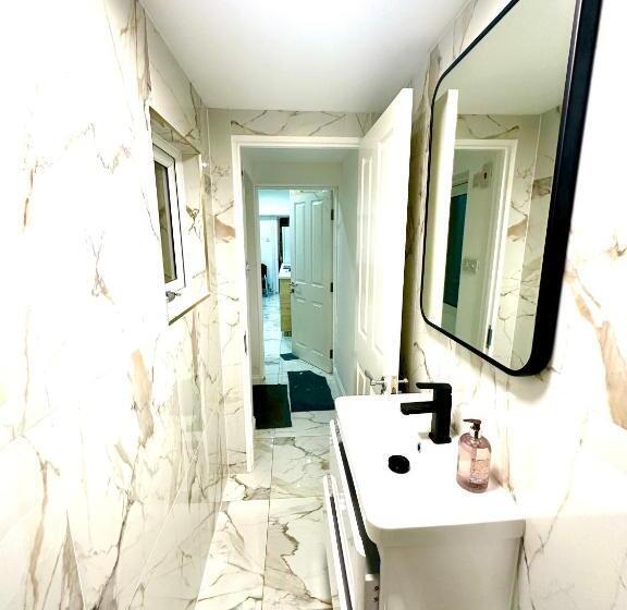 پانسیون Fosse Luxurys