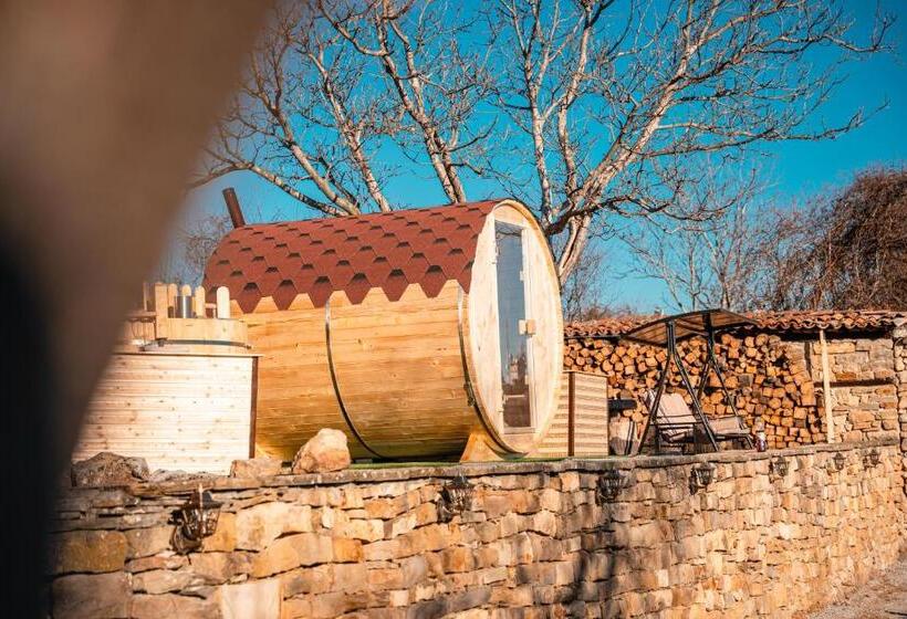 پانسیون Complex Arbanashki Style Panoramic View With Summer And Winter Terrace, Sauna, Children S And Adult