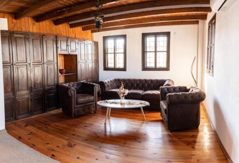 پانسیون Complex Arbanashki Style Panoramic View With Summer And Winter Terrace, Sauna, Children S And Adult