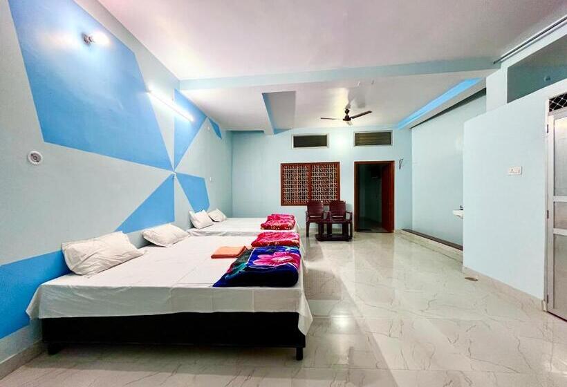 פנסיון Trilok Residency   Dashashwamedh Varanasi