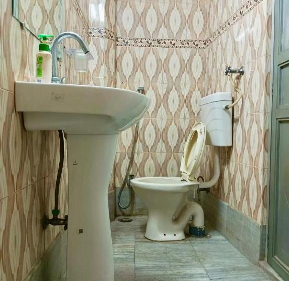 פנסיון Trilok Residency   Dashashwamedh Varanasi