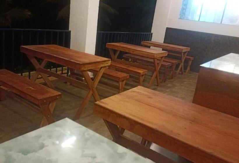 منتجع Munnar Misty Blow