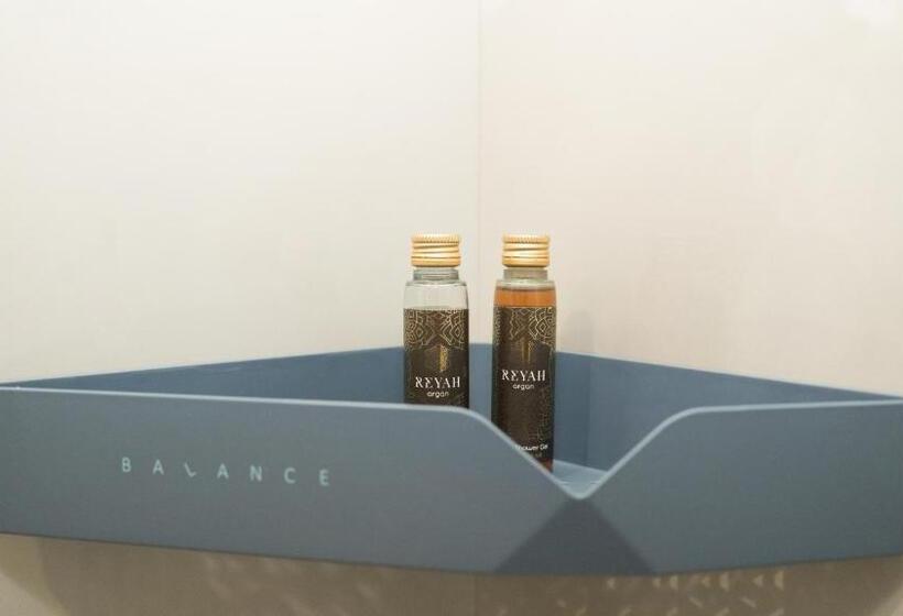 تختخواب و صبحانه Cleli