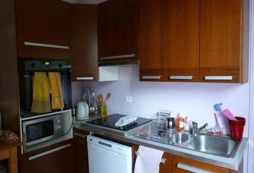 تختخواب و صبحانه Maison Des Peupliers