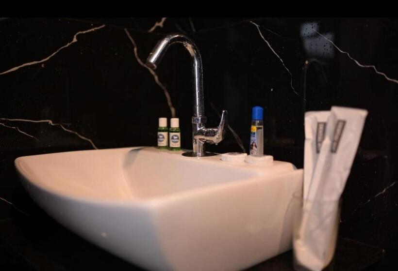 فندق Kapila Inn Ranjangaon