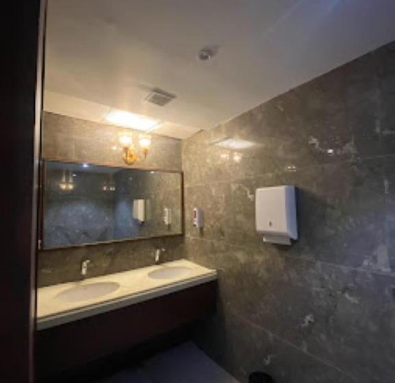 فندق Laxminarayan Club & Resort Vadodara