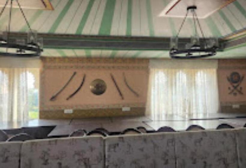 فندق Laxminarayan Club & Resort Vadodara