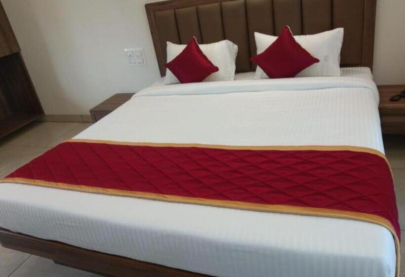 בית מלון כפרי Rays Inn Boarding & Lodging