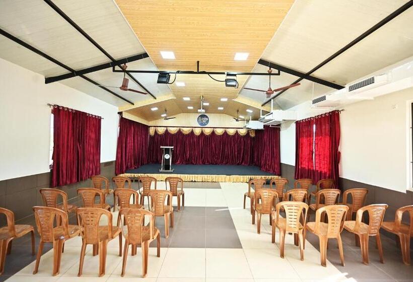 בית מלון כפרי Rays Inn Boarding & Lodging