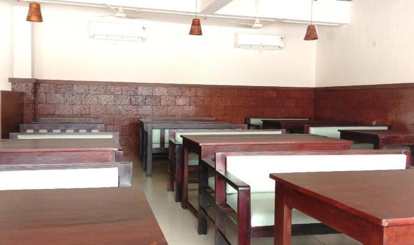 בית מלון כפרי Rays Inn Boarding & Lodging