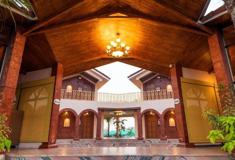 Отель S A Golden Resort Murud Janjira