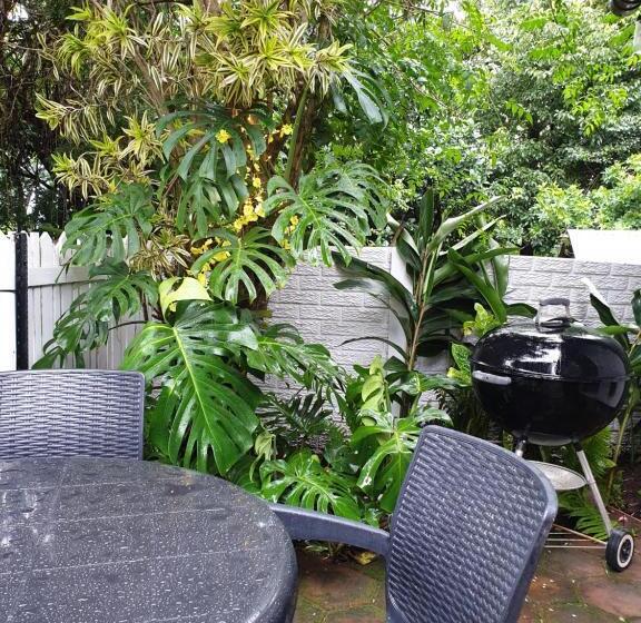 פנסיון Casa La Moore Self Catering Accomodation