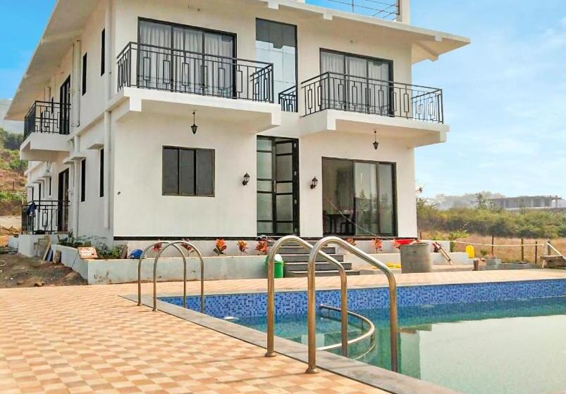 منتجع Coastal Paradise