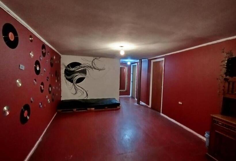 ベッドアンドブレックファースト Molino Rojo Hostel