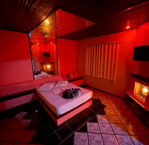 Free Way Motel