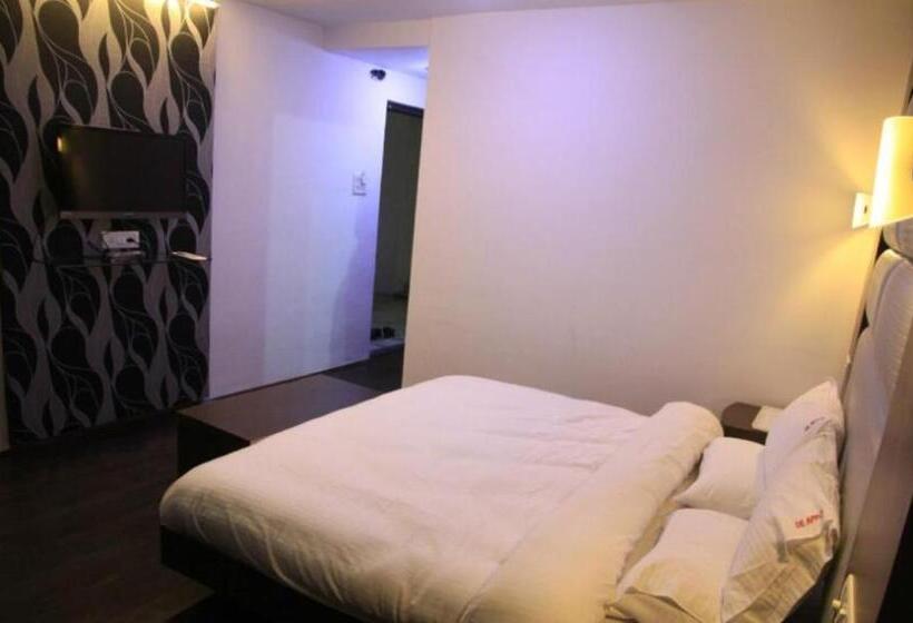 בית מלון כפרי Anandi Inn By Bookingcare