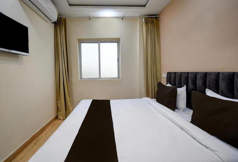 ホテル Krishna Inn