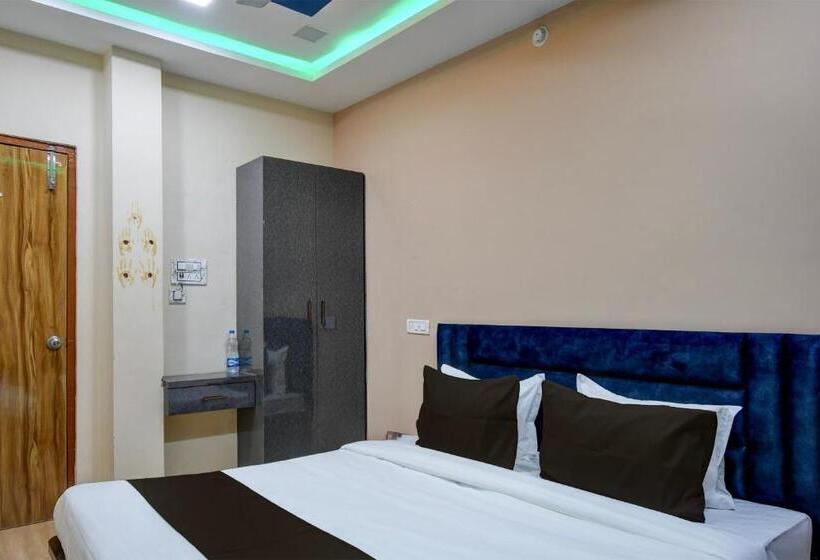 ホテル Krishna Inn