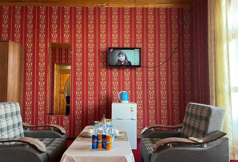 בית מלון כפרי Ota Abdusalom