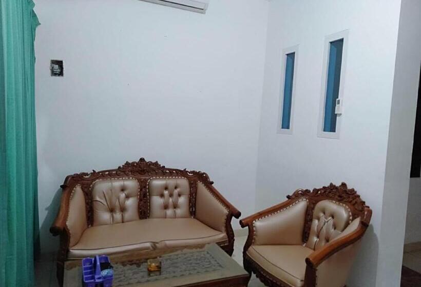 هتل Oyo 93476 Owo Guest House Syariah