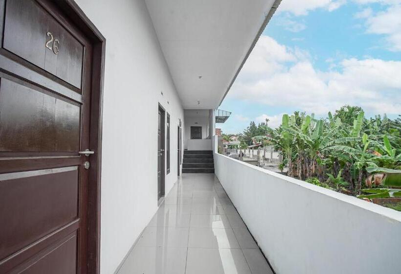 هتل Oyo 93476 Owo Guest House Syariah