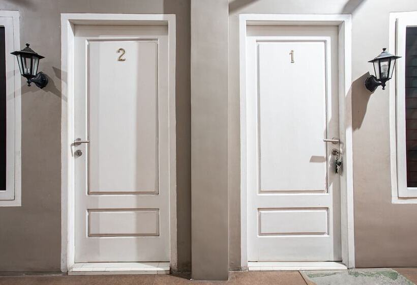 هتل Oyo 93477 Almahyra Guest House Syariah