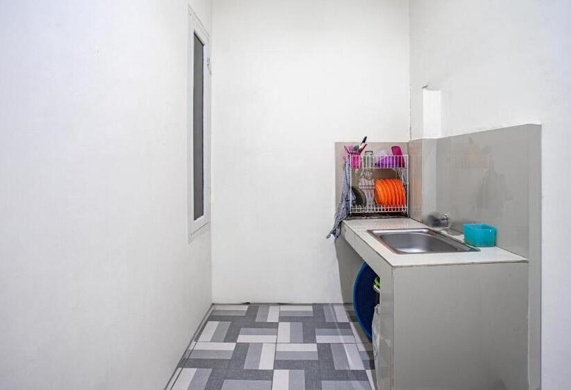 هتل Oyo 93477 Almahyra Guest House Syariah