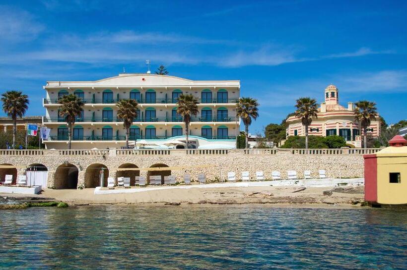 فندق Hotiday Room Collection   Leuca Lungomare