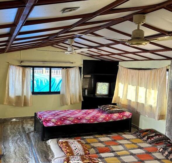 ペンション Dwaraka Homestay Malvan