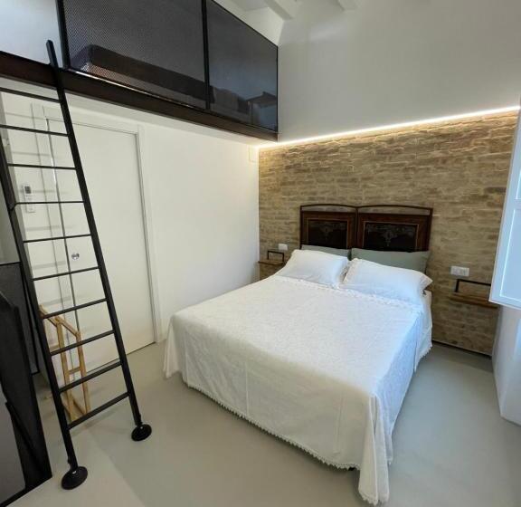 مبيت وإفطار Al Civico 2 Tiny House
