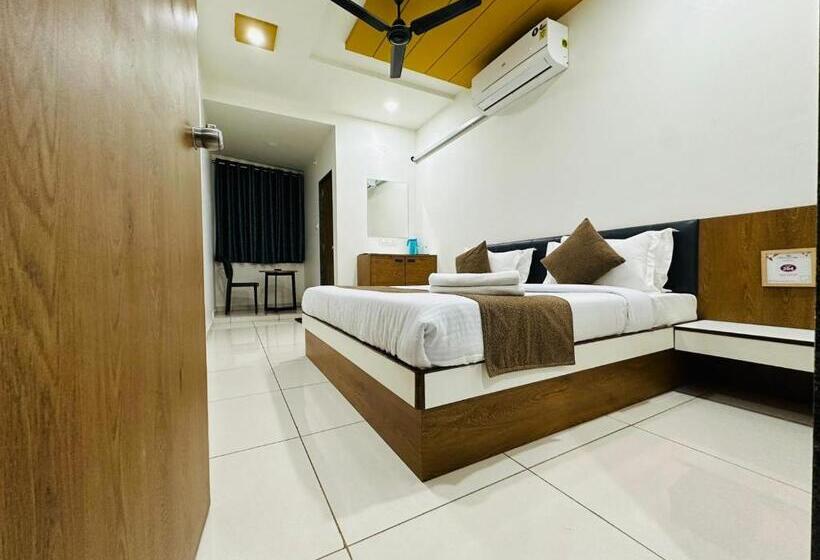 酒店 Dwarika Inn By Mantram Hospitality