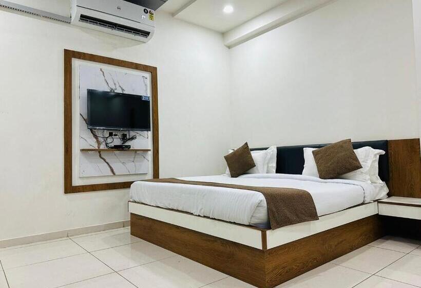酒店 Dwarika Inn By Mantram Hospitality