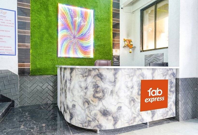 בית מלון כפרי Fabexpress Kirtiraj