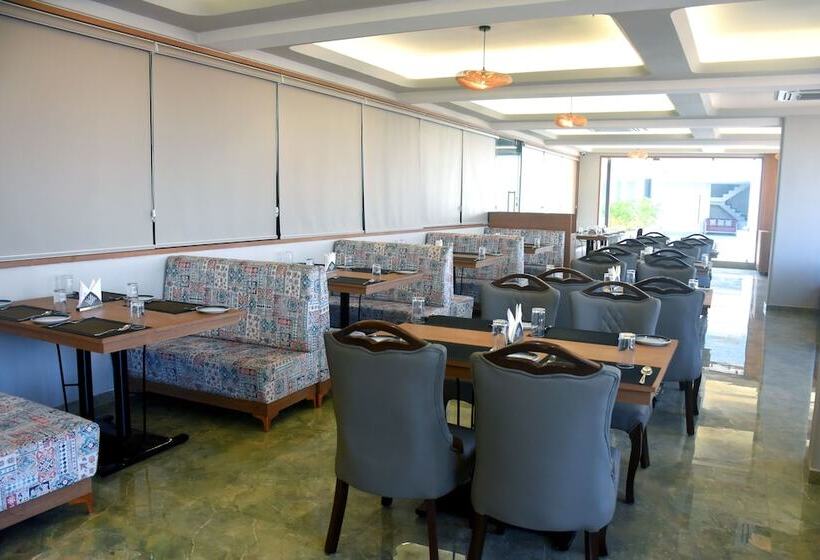 فندق Regenta Inn Motikhavdi Jamnagar